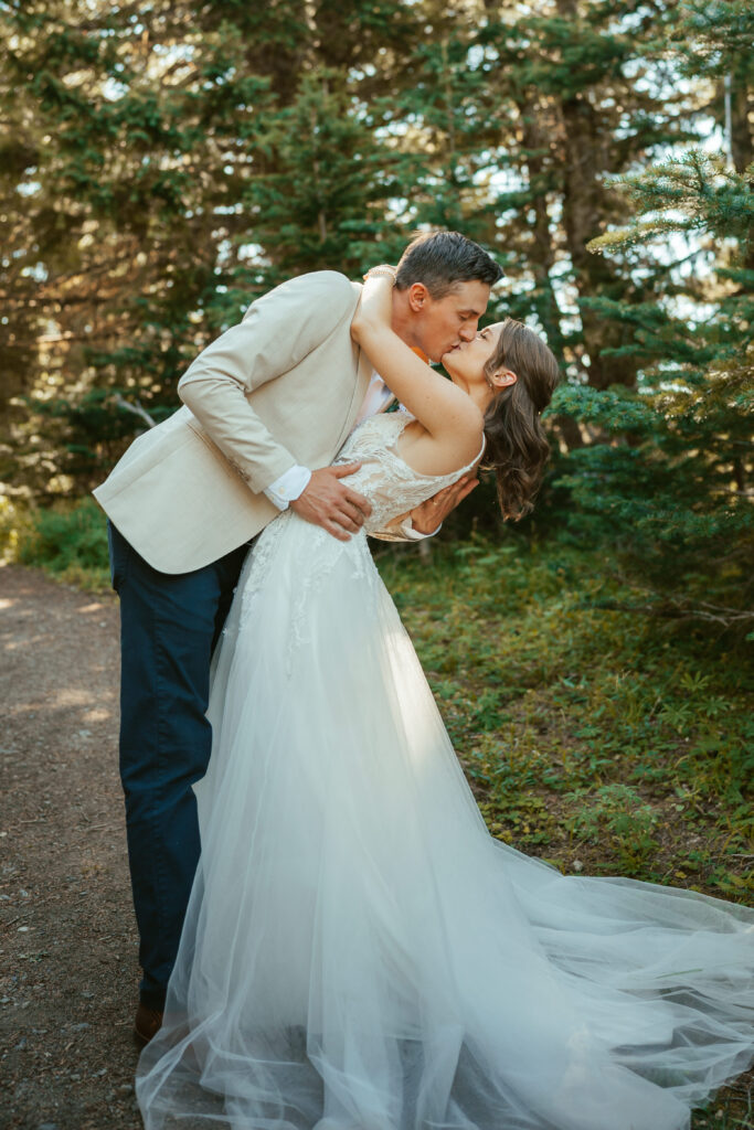 stunning adventure filled couples photos in Washington