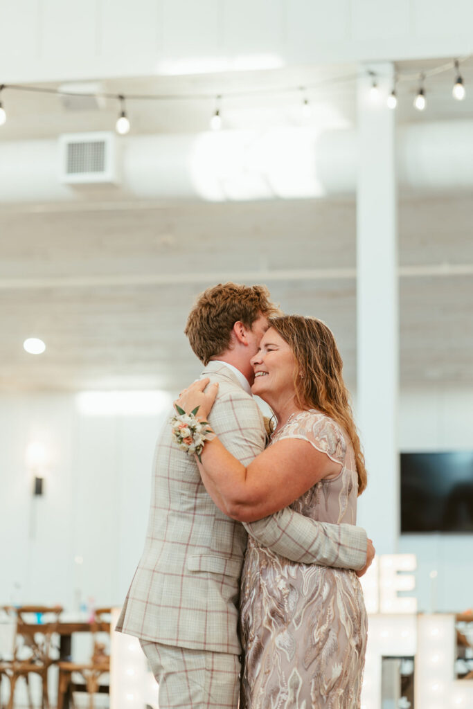 documentary wedding photos in Fargo, North Dakota