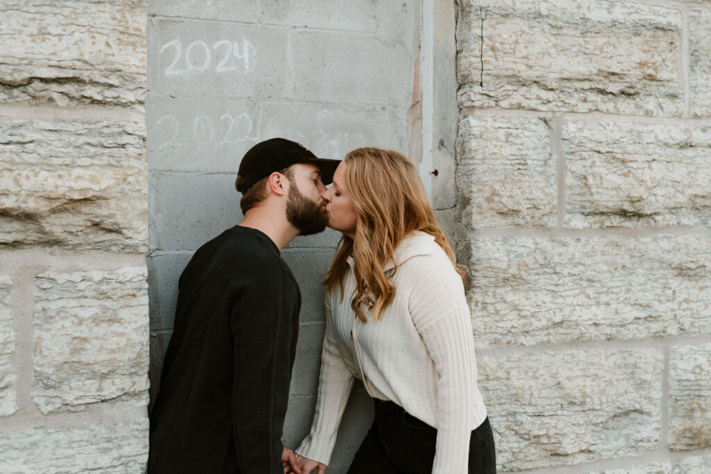 From city streets to scenic spots, Jona and Cyle's Minneapolis engagement photos encapsulate the diverse landscapes of downtown.