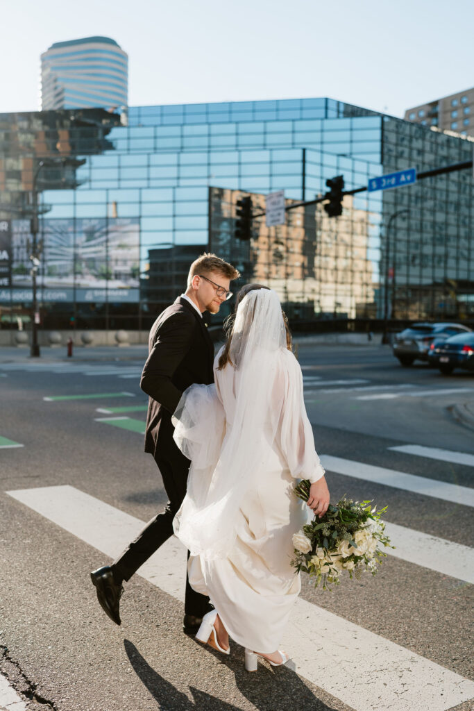 documentary style wedding photos in minnesota