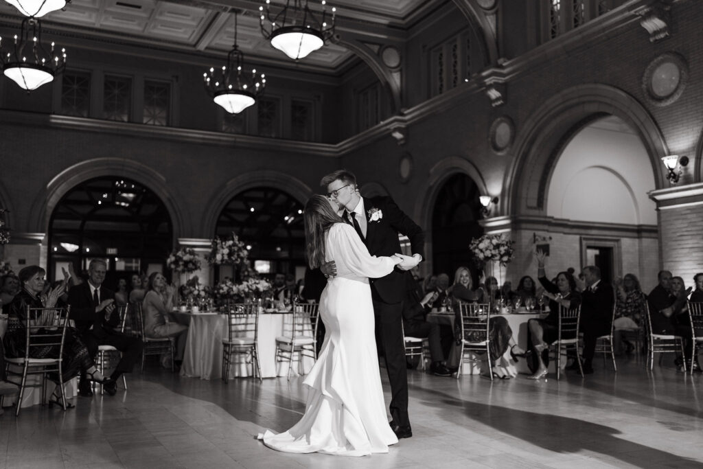documentary style wedding photos in minnesota