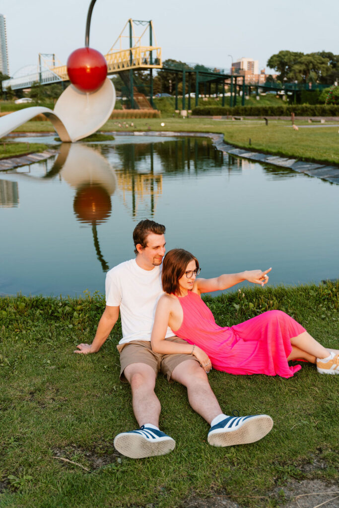 Cool Couple Photos at the Minneapolis Sculpture Garden