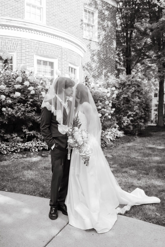 Wedding portraits at The Grand Mansion on Pillsbury
