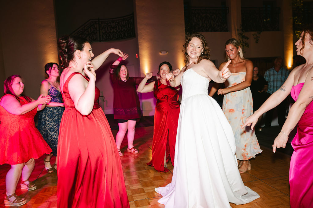 Villa Bellezza wedding reception full of colorful details