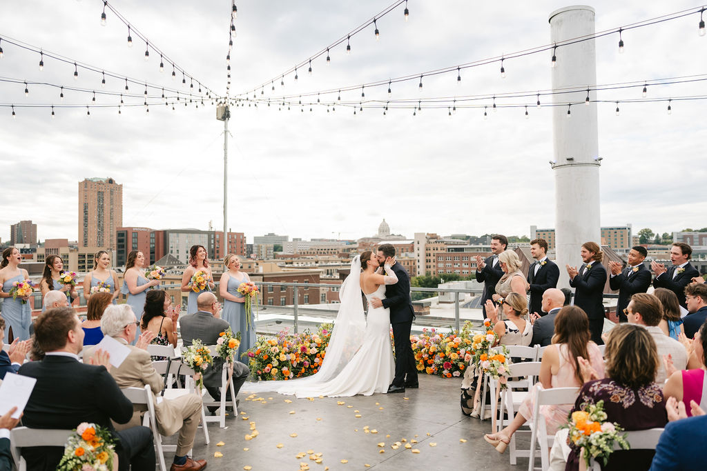 Minnesota wedding ceremony on the rooftop of A'BULAE