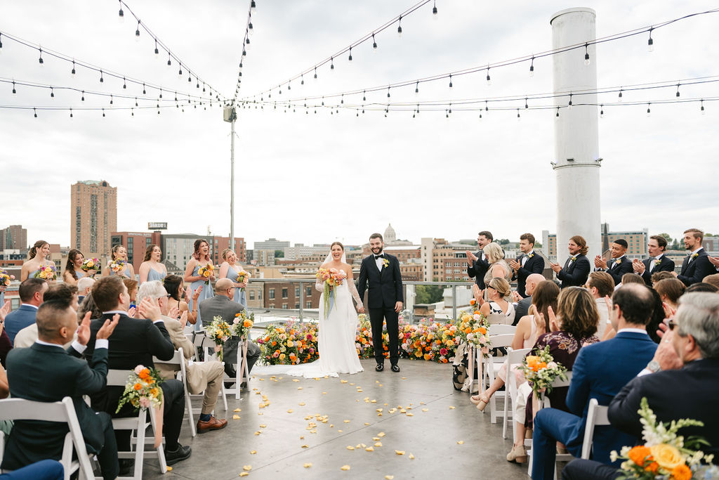 Minnesota wedding ceremony on the rooftop of A'BULAE