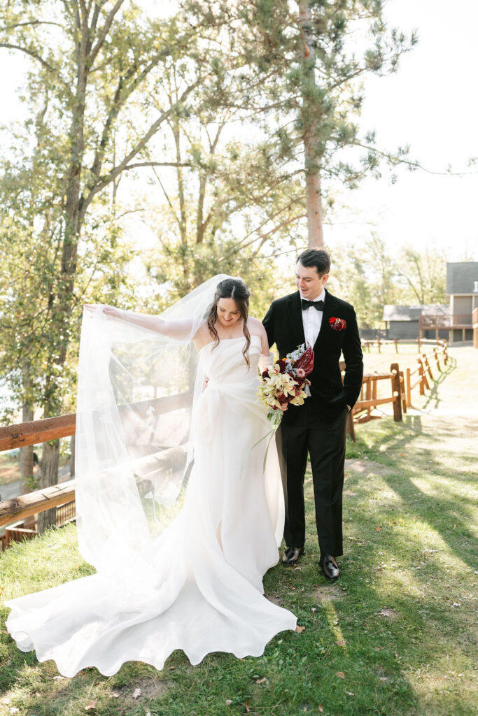 Fall bride and groom photos with colorful foliage