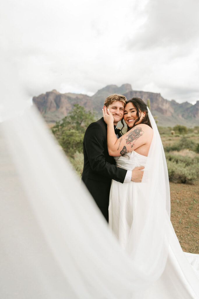 Phoenix, Arizona bride and groom photos in the desert